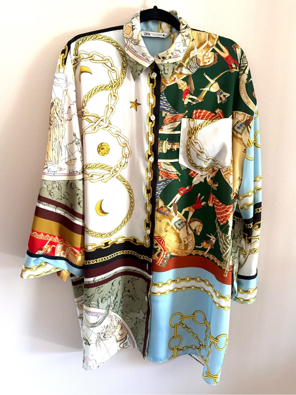 Zara Oversized Patchwork Chain
Print shirt, dress, button-down shirt.